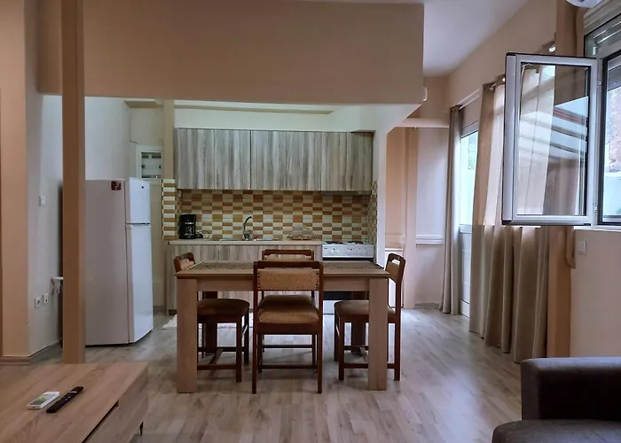 Sam\'S View City Heart Tripoli - Beautiful Apartment With Backyard
